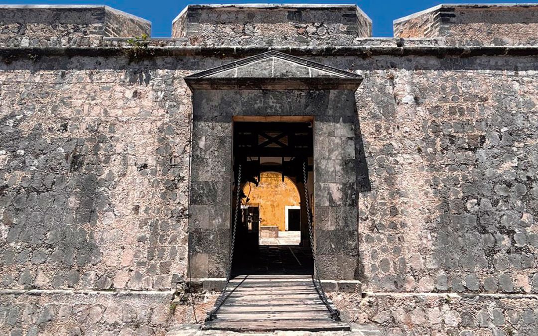 Edzná + Fuerte San Miguel